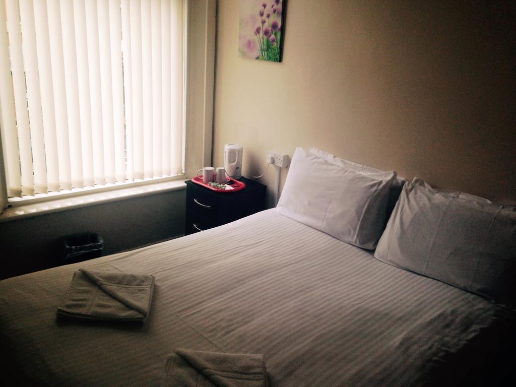 Peek-A-Booze - Budget Hotel - Adults Only แบล็คพูล ห้อง รูปภาพ