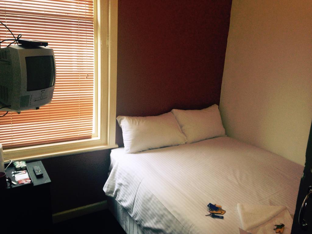Peek-A-Booze - Budget Hotel - Adults Only แบล็คพูล ห้อง รูปภาพ