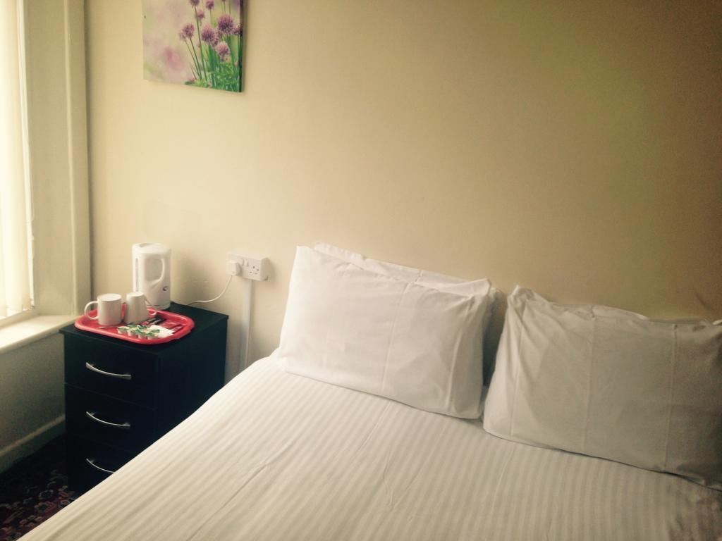 Peek-A-Booze - Budget Hotel - Adults Only แบล็คพูล ห้อง รูปภาพ